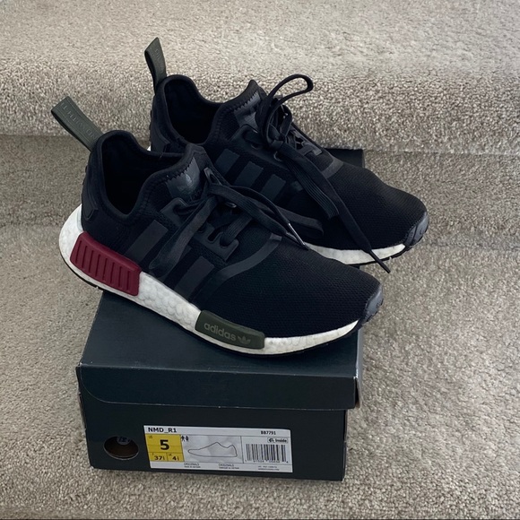 adidas Shoes - Adidas NMD_R1